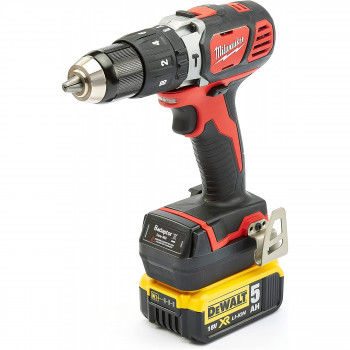 Badaptor adapters DEWALT XR baterija uz MILWAUKEE 18V instrumentu